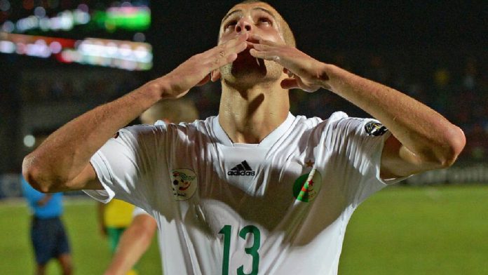 Islam Slimani avec le maillot de l'AlgÃ©rie (1)