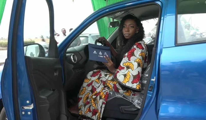 Islamiath Orou gagne une voiture de Suzuki 6 millions de FCFA