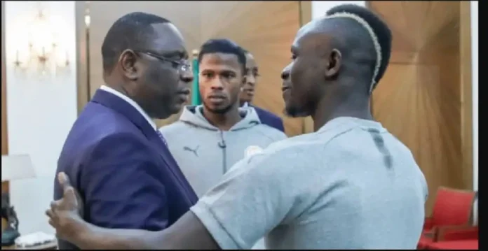 Sadio ManÃ© et le prÃ©sident sÃ©nÃ©galais Macky Sall