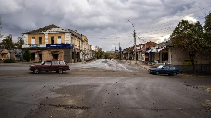 Des bÃ¢timents endommagÃ©s dans la rÃ©gion ukrainienne de Kharkiv, le 16 octobre 2024, en Ukraine. (FERMIN TORRANO _ ANADOLU _ AFP)